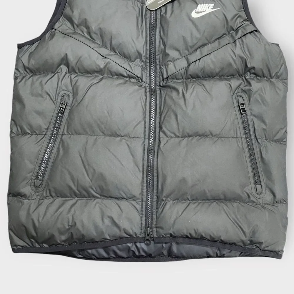 Nike Storm-FIT Windrunner Mens Insulated Primaloft Vest size Small New with Tags